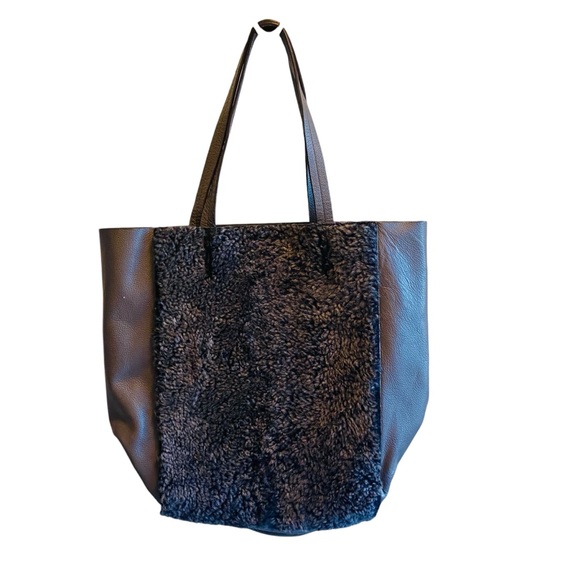 Banana Republic Handbags - Banana Republic Ashbury Shearling Leather Tote